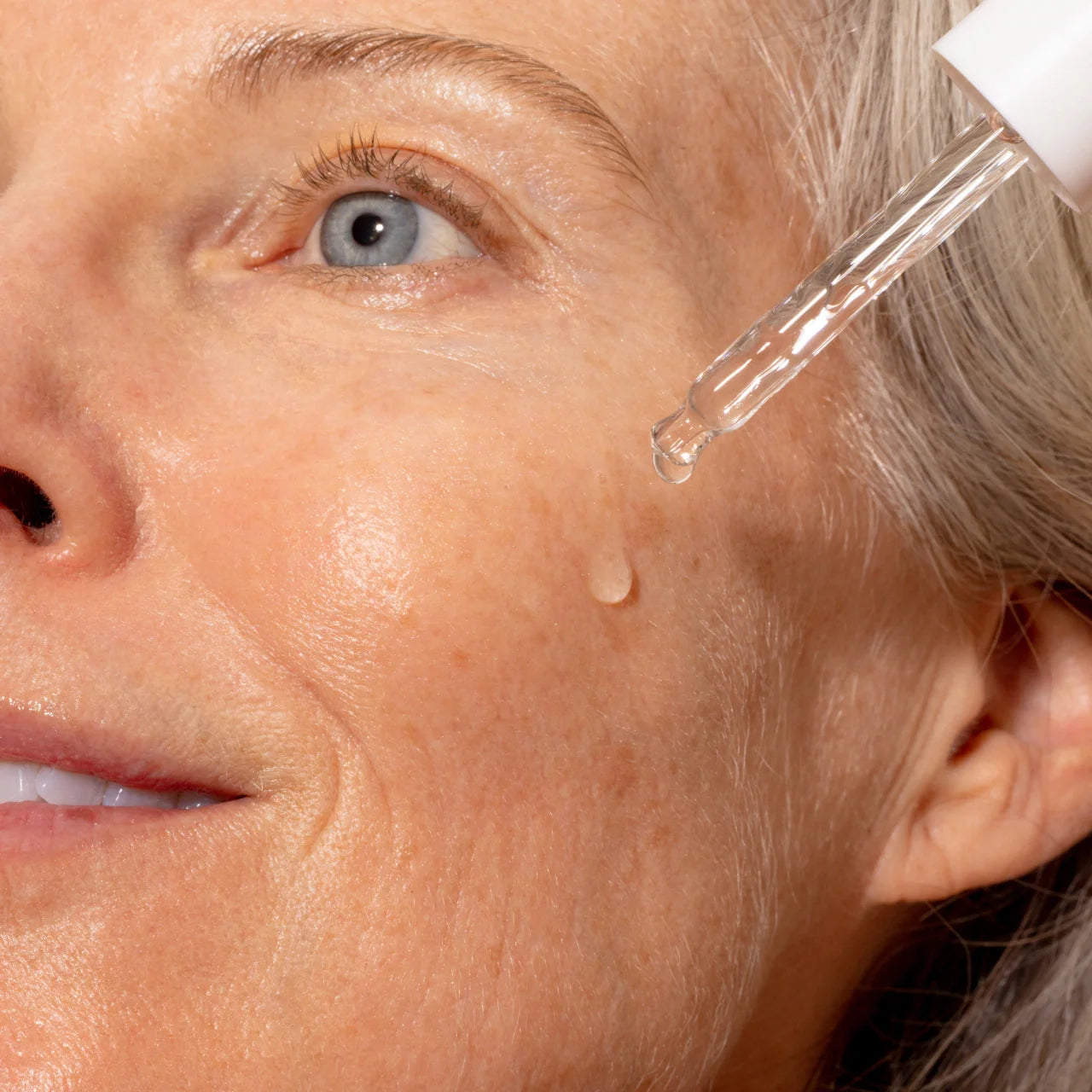 Pre- & Probiotic Plumping Peptide Serum Solawave