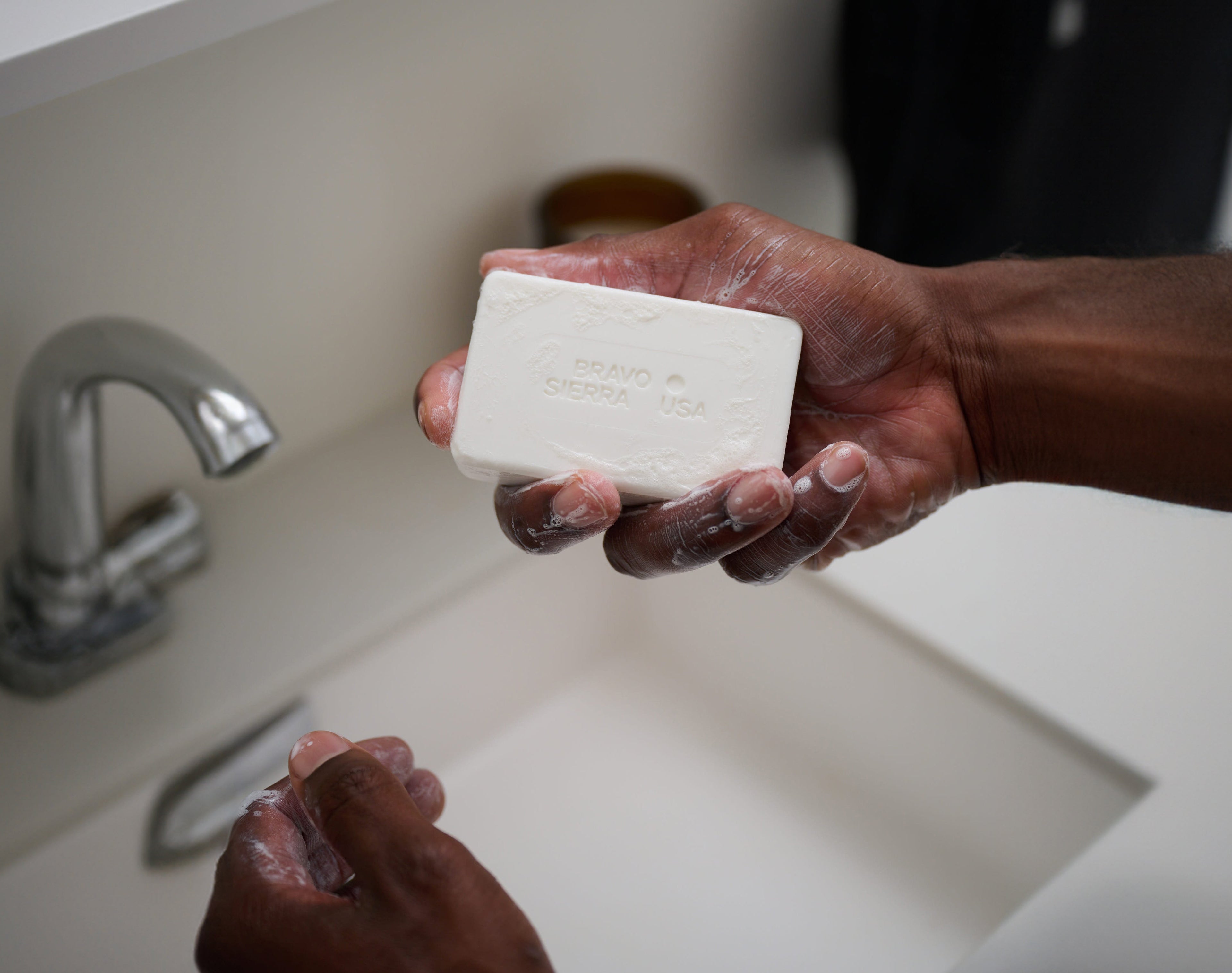 FACE & BODY CLEANSING BAR Bravo Sierra