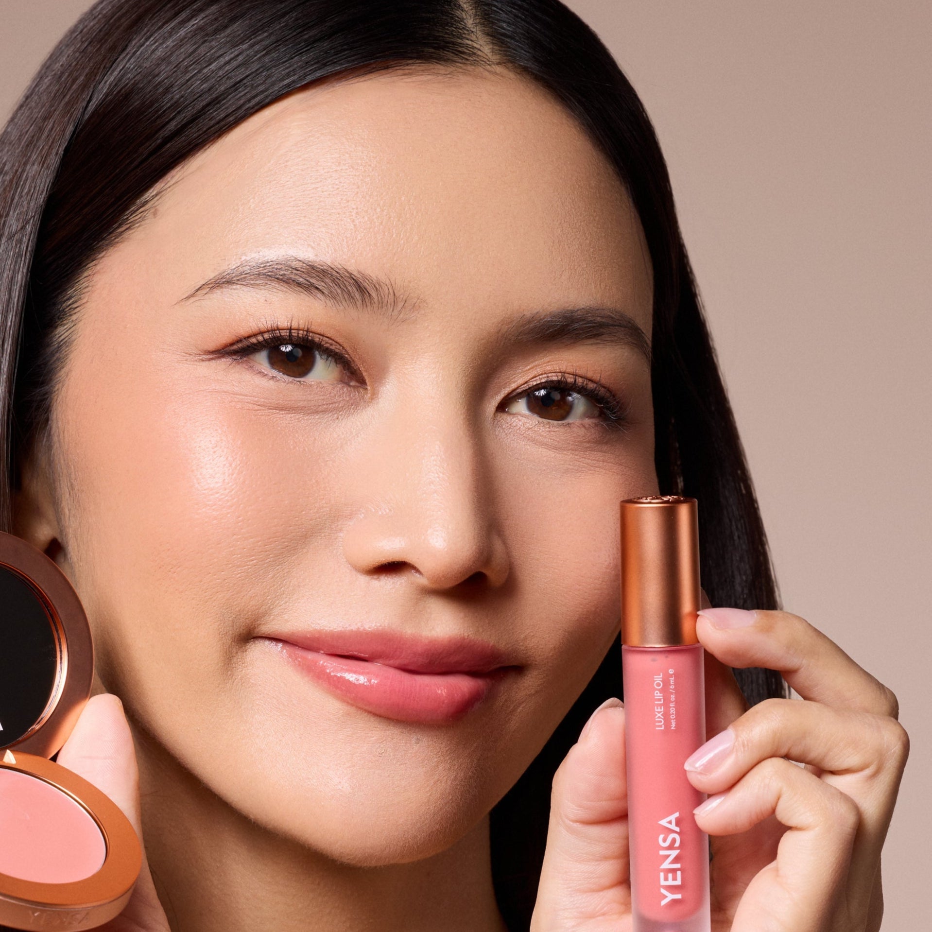 Luxe Lip Nourishing Oil with Hyaluronic + Vitamin E YENSA
