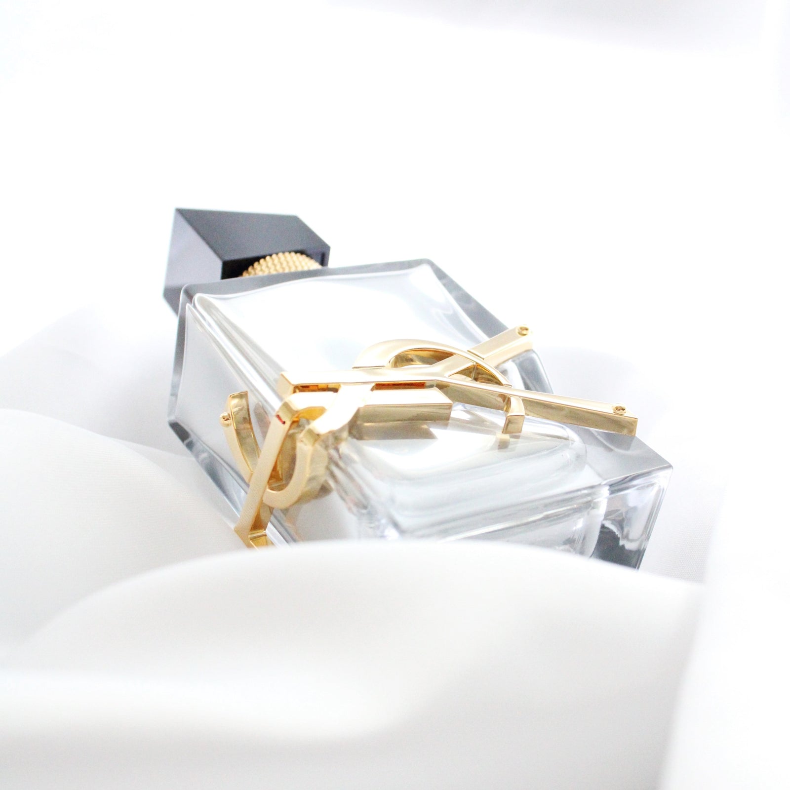 Yves Saint Laurent Libre L'Absolu Platine Parfum The Perfume Store